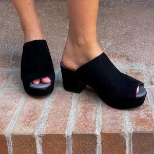 Chocolat Blu Garnet Black Suede Shoes size 9